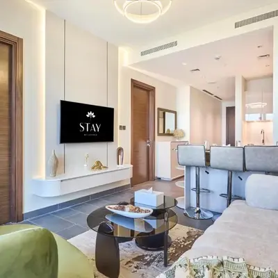 STAY BY LATINEM Luxury 1BR Plus Holiday Home CB 2408 Near Burj Khalifa