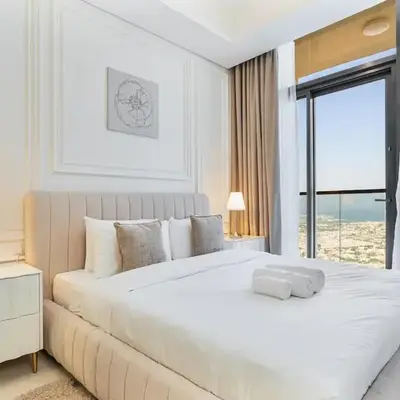 Modern 2Bed with Canal Views 7 Mins to Burj Khalifa