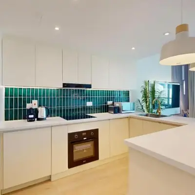 Vacationer l Upgraded Chic 2 Bed l Pool View l Free Pool