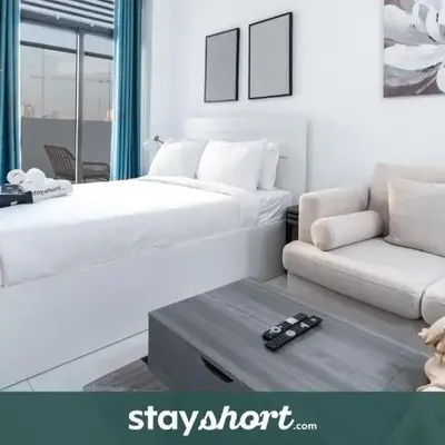Stayshort - Minimalist Studio Apartment in JVT Sleeps 2