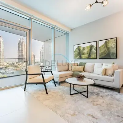 Luxury 1BR with Pool and Stunning Marina Views