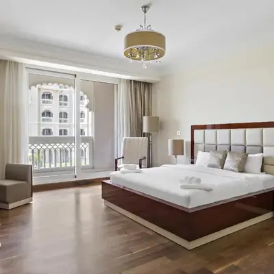 VayK - Stylish 1BR in Palm Jumeirah with Secluded Beach Access