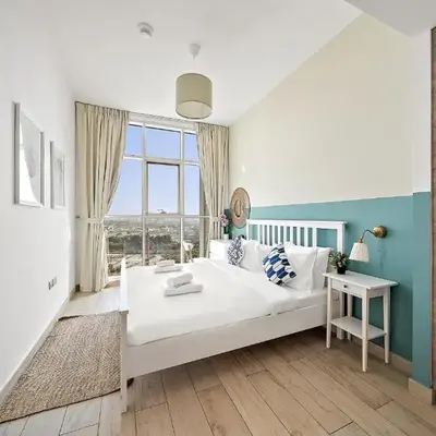 VayK - Bright and Stylish 1BR in Marina