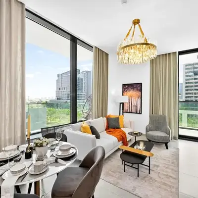 Golden Stays - Luxe 1BR Retreat I Cinema Access & Elegant Stay