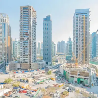SkyView Tower - Dubai Marina View - Lit Apartment