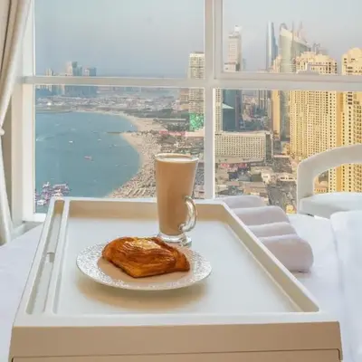 Lux 2BR Beachfront ap with icon Palm view