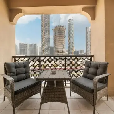 5 Minutes Dubai Mall - Burj Khalifa - View pools
