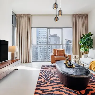 Stunning Skyline Views and Prime Walkable Location