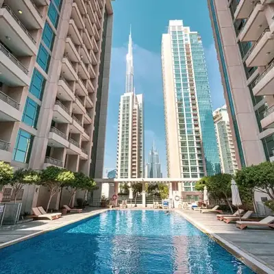 Boulevard Chic Modern 2BR with Iconic Street Views