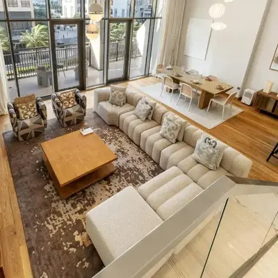Upscale 4BR Loft Duplex plus Maid in Creekside