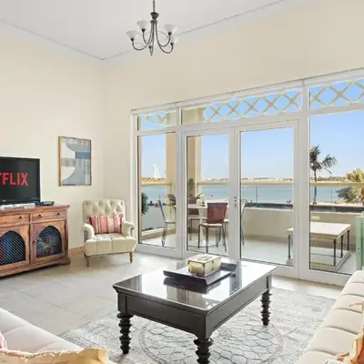 VayK - Beachfront 1BR on Palm Jumeirah with Sea View