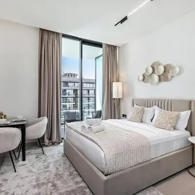 Stylish 1BR Studio Unit Balcony & Pool
