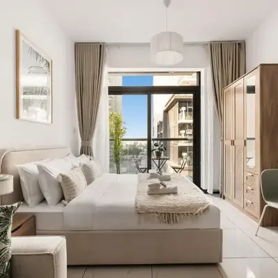 New! Serene Studio with Balcony and Pool Crystal Res