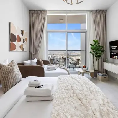 Cozy Studio with 31st Floor Miracle Garden View