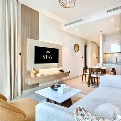 STAY BY LATINEM Luxury 1BR plus study Holiday Home W2405