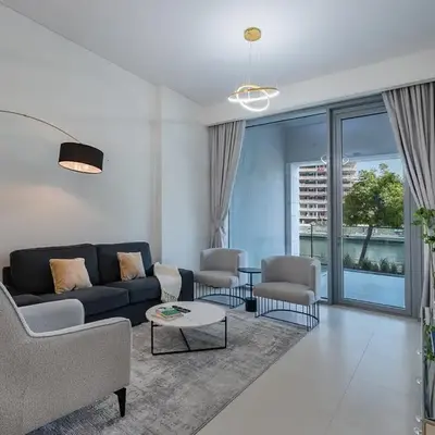 Canal Front Residence 5