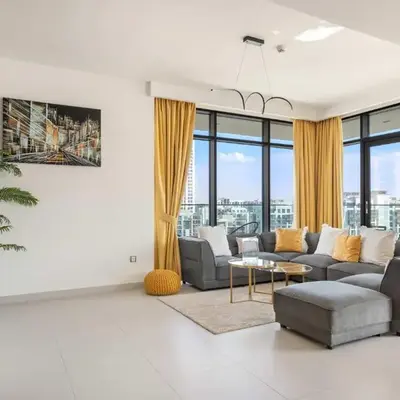Elegant 3-Bedroom at The Cove with pool and gym
