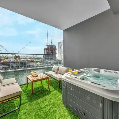 Spacious Studio with Balcony & Jacuzzi Trillionaire Residences