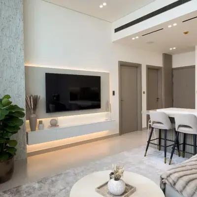 Luxe Apt with Private Balcony Pool