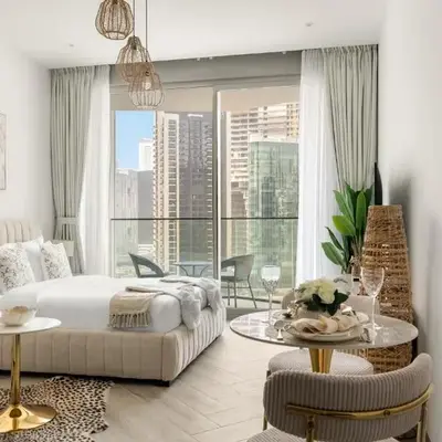 Chic Studio in Peninsula Three