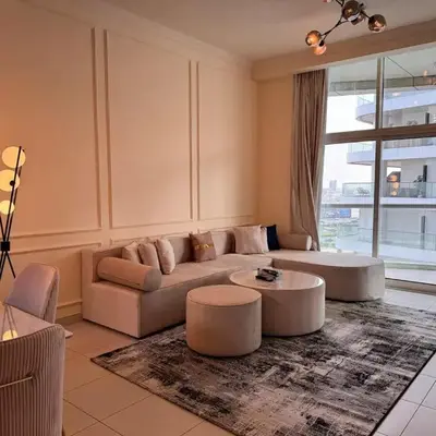 Skylux Bright 1BR with Canal Views & Extra Bed