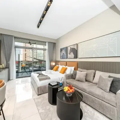 Spacious Studio with Balcony I Near Dubai Mall & Downtown