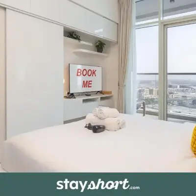 StayShort - Stylish Dubai Marina Studio with City Views Sleeps 2
