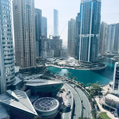 Gallery image of Studio on the Metro with Stunning Lake View in Dubai