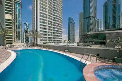 Gallery image of Studio on the Metro with Stunning Lake View in Dubai