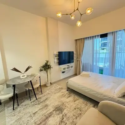 Azizi 26 - Unique Studio for Work and Vacation