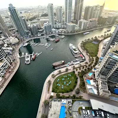 Stylish 1BR in Sparkle Towers Dubai Marina Escape