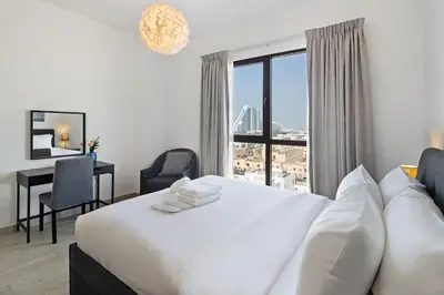 Gallery image of Bella Elite Homes Skyline High-Floor 2BR Burj View Walk to Beach in Dubai