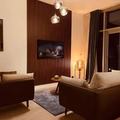 Luxury apartment on the metro facing Dubai Marina