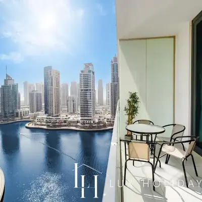 LUX Contemporary Suite with Marina View 6
