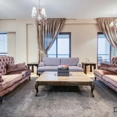 High-floor 1BR Unit Close to Beach with Sea Views