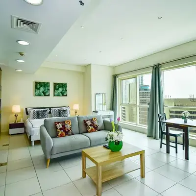 Luxury Escapes - Furnished studio with balcony in Royal Oceanic