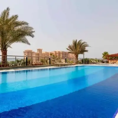 Ocean Heights - Spacious 1 Bedroom Apartment with Sea View