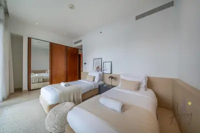 Gallery image of Luxurious 3BR Maid room 33rd Floor Marina Gate in Dubai