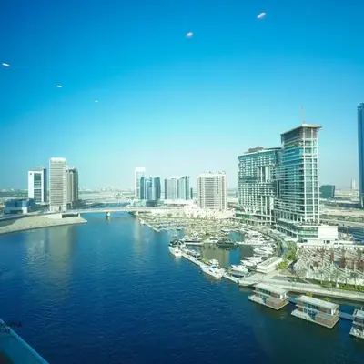 Modern Spacious 2BR Canal View -Business Bay